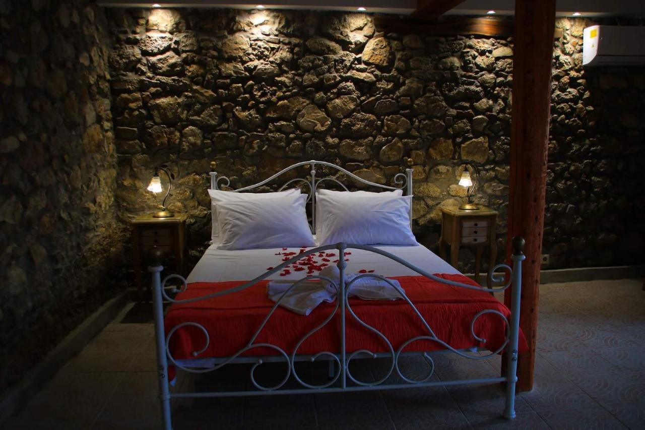 The Stone Suite Moraitika Exterior photo