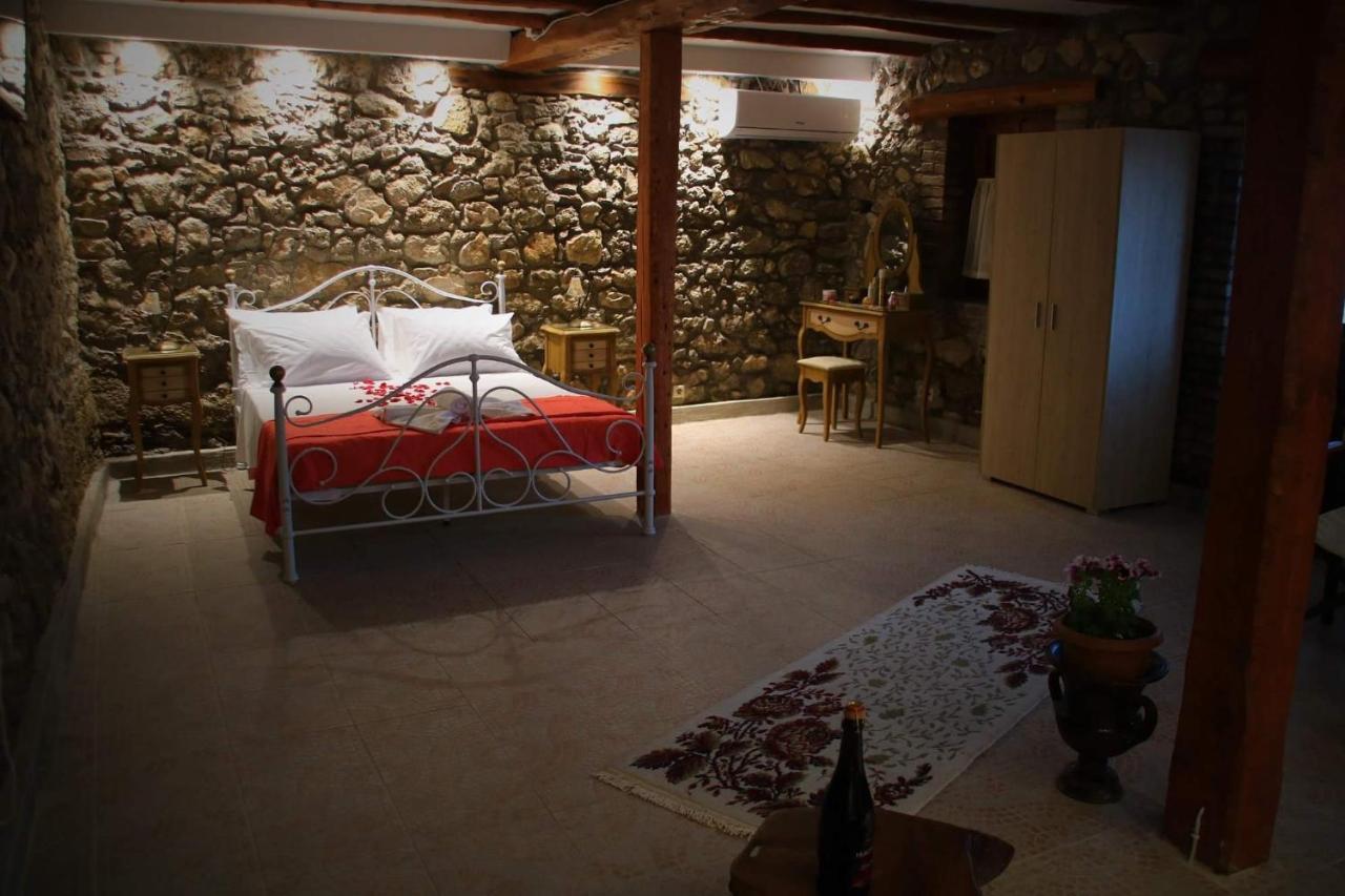 The Stone Suite Moraitika Exterior photo