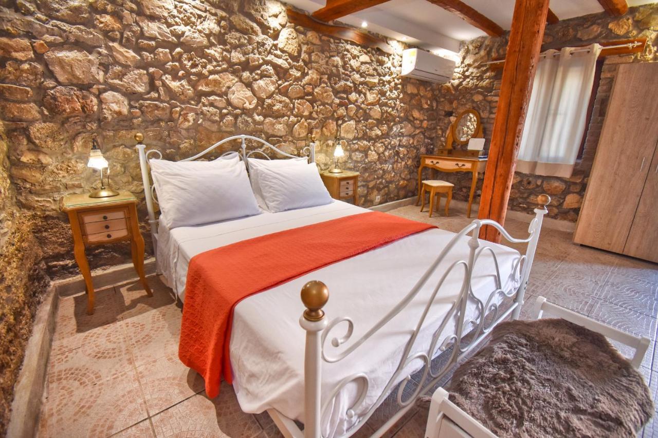 The Stone Suite Moraitika Exterior photo