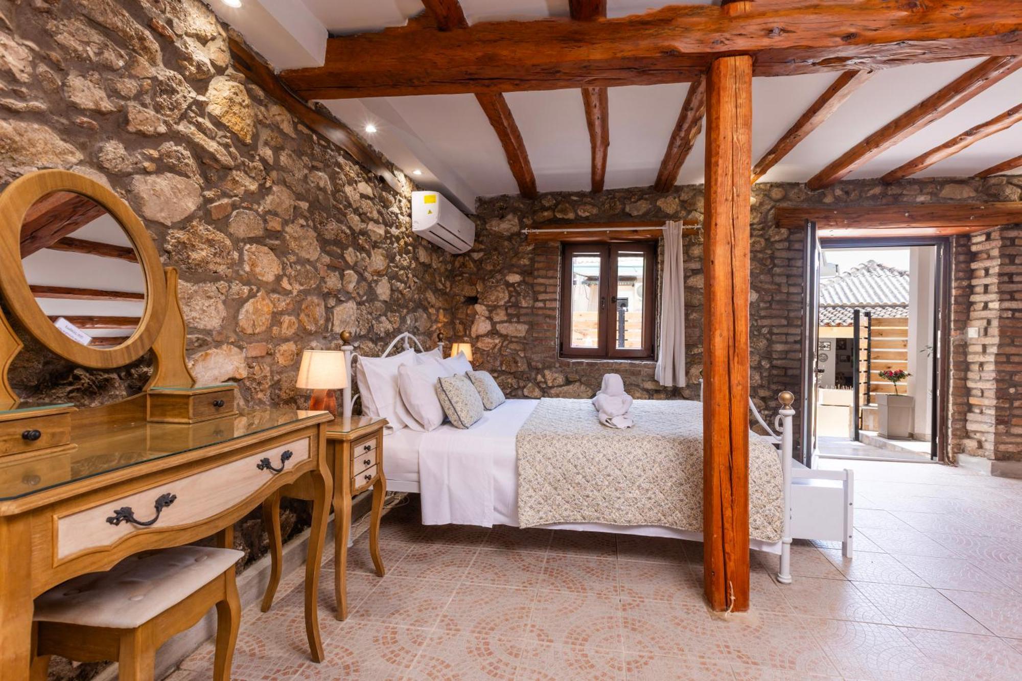 The Stone Suite Moraitika Exterior photo
