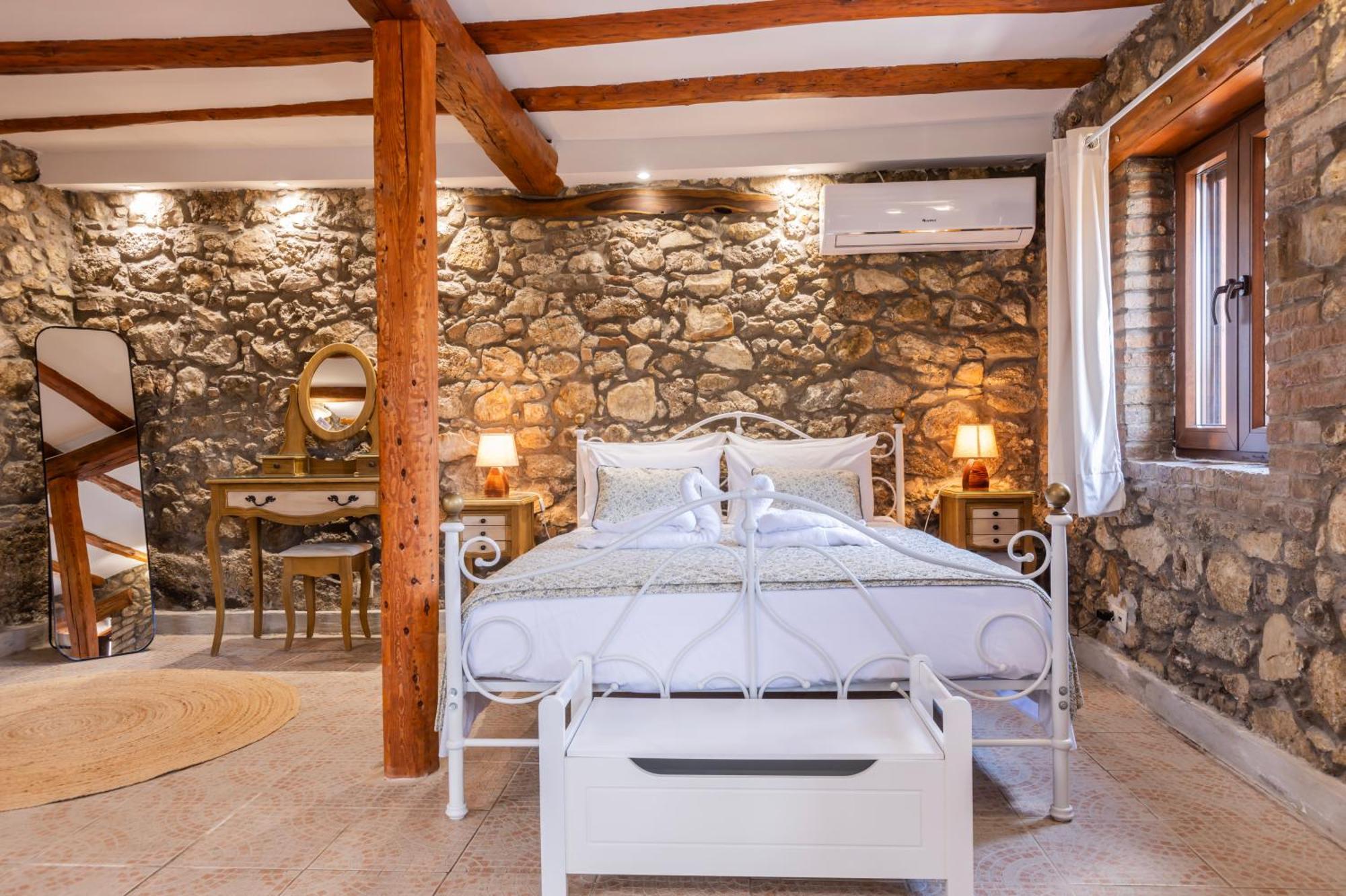 The Stone Suite Moraitika Exterior photo